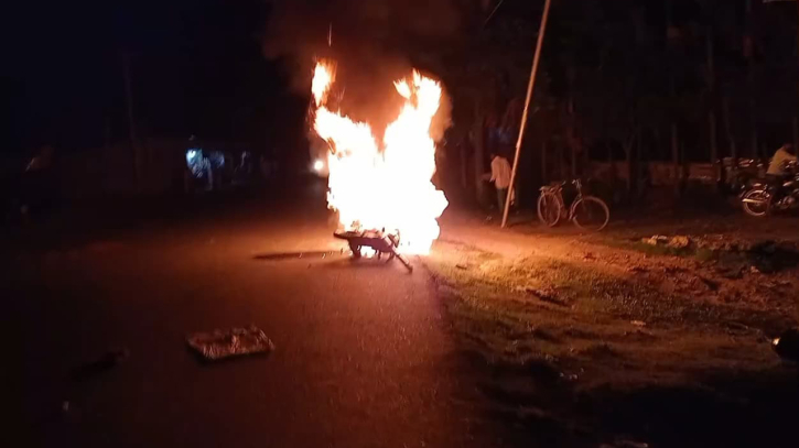 পাকুন্দিয়ায় আ.লীগ-বিএনপি সংঘর্ষ, যুবদল নেতাসহ আহত ২ পাকুন্দিয়ায় আ.লীগ-বিএনপি সংঘর্ষ, যুবদল নেতাসহ আহত ২