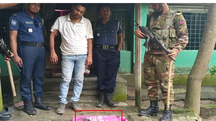 মাগুরায় সাবেক ছাত্রদল নেতা আটক, বাড়ি থেকে অস্ত্র-ইয়াবা উদ্ধার মাগুরায় সাবেক ছাত্রদল নেতা আটক, বাড়ি থেকে অস্ত্র-ইয়াবা উদ্ধার