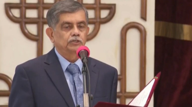 উপদেষ্টা হিসেবে শপথ নিলেন সি আর আবরার