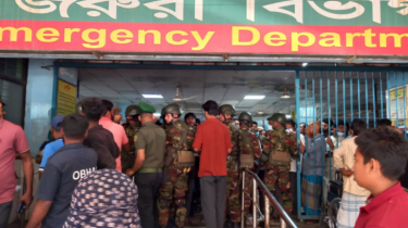 ঢামেকে দালালবিরোধী অভিযান পরিচালনা করছে সেনাবাহিনী
