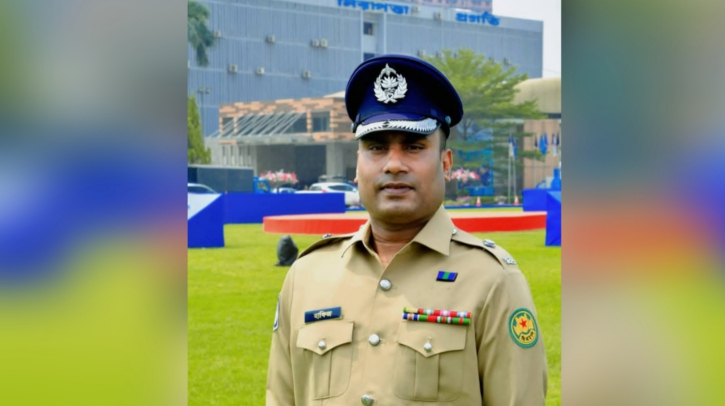 “পুলিশ ফোর্স এক্সেমপ্লারি গুড সার্ভিস ব্যাজ” পেলেন হাফিজুর রহমান