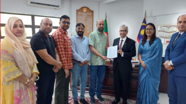মালয়েশিয়া প্রবাসীদের সমস্যা নিয়ে দূতাবাসে এবি পার্টির স্মারকলিপি