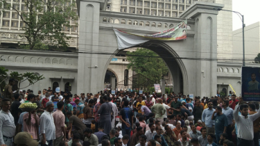 ইশরাককে মেয়র পদে বসানোর দাবিতে নগর ভবনে শ্রমিক-কর্মচারীদের তালা!