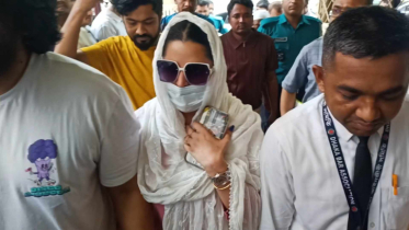 শ্লীলতাহানির মামলায় আদালতে পরীমণি!