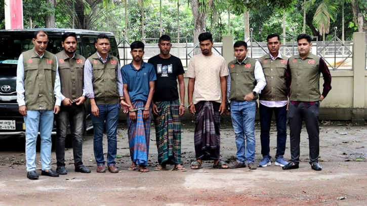 টাঙ্গাইলে বাসে ডাকাতি, ডাকাত দলের ৩ সদস্য গ্রেপ্তার