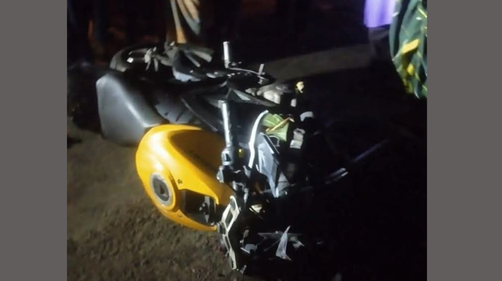 মোটরসাইকেল-অটোরিকশার মুখোমুখি সংঘর্ষে নিহত ২ মোটরসাইকেল-অটোরিকশার মুখোমুখি সংঘর্ষে নিহত ২