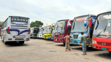 ঢাকা লকডাউনের প্রভাব: দূরপাল্লার বাসে কমেছে যাত্রী সংখ্যা ঢাকা লকডাউনের প্রভাব: দূরপাল্লার বাসে কমেছে যাত্রী সংখ্যা