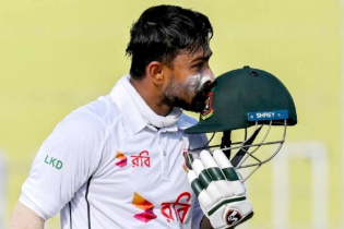 শততম ম্যাচে সেঞ্চুরি উদযাপন লিটন দাসের