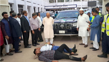 ভোলায় তিন উপদেষ্টাকে অবরুদ্ধ করলেন স্থানীয়রা ভোলায় তিন উপদেষ্টাকে অবরুদ্ধ করলেন স্থানীয়রা