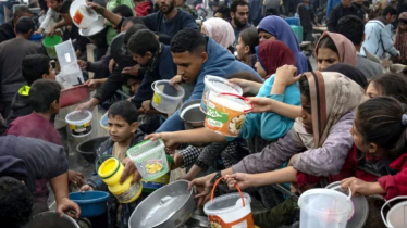 যুদ্ধবিরতির মধ্যেও গাজায় হামলা, ত্রাণের ৭৫ শতাংশই আটকে রেখেছে ইসরায়েল