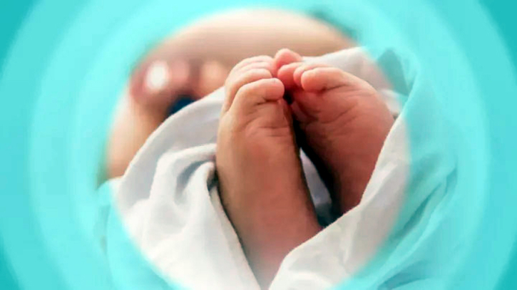 “পরিস্থিতির স্বীকার হয়ে বাচ্চা রেখে গেলাম, দয়া করে কেউ নিয়ে যাবেন”