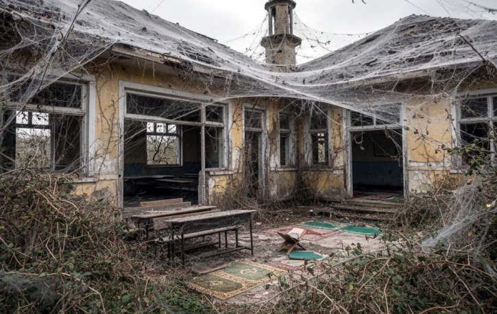 কুষ্টিয়ার মিরপুরে শিক্ষার্থীরা অসহায় শ্রেণিকক্ষে শিক্ষকেরা শেখাচ্ছেন না কিছুই