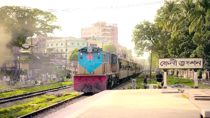 ফেনীতে ট্রেনে কাটা পড়ে দুই যুবকের মৃত্যু ফেনীতে ট্রেনে কাটা পড়ে দুই যুবকের মৃত্যু