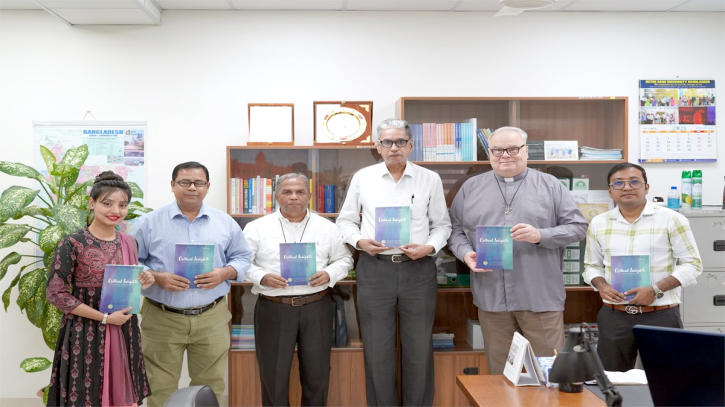 নটর ডেম বিশ্ববিদ্যালয়ে গবেষণাধর্মী ‘ক্রিটিক্যাল ইনসাইটস’-এর ৪র্থ সংখ্যা প্রকাশ নটর ডেম বিশ্ববিদ্যালয়ে গবেষণাধর্মী ‘ক্রিটিক্যাল ইনসাইটস’-এর ৪র্থ সংখ্যা প্রকাশ