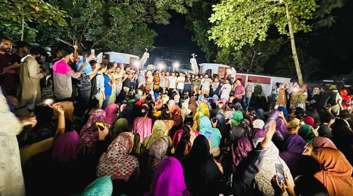 রাবি সুইমিংপুলে শিক্ষার্থীর মৃত্যু, বিক্ষোভে উত্তাল ক্যাম্পাস রাবি সুইমিংপুলে শিক্ষার্থীর মৃত্যু, বিক্ষোভে উত্তাল ক্যাম্পাস