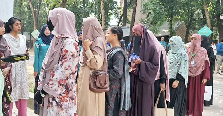 রাকসু নির্বাচনে ভোটগ্রহণ শুরু রাকসু নির্বাচনে ভোটগ্রহণ শুরু