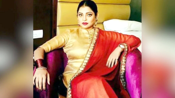 সোনার গয়না চুরির অভিযোগ, গ্রেফতার অভিনেত্রী সোনার গয়না চুরির অভিযোগ, গ্রেফতার অভিনেত্রী