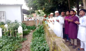 আ‘লীগ নেতার কবর জিয়ারতে জামায়াত প্রার্থী আ‘লীগ নেতার কবর জিয়ারতে জামায়াত প্রার্থী