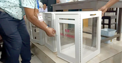 সবার উপস্থিতিতে সিলগালা করা হলো রাকসুর ব্যালট বাক্স