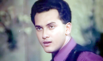 ‘আমার প্রিয় নায়কের বুকে আমি নিজেই ছুরি চালাই’ ‘আমার প্রিয় নায়কের বুকে আমি নিজেই ছুরি চালাই’