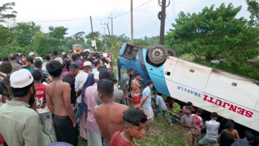 সুনামগঞ্জে বাস খাদে পড়ে নিহত ২