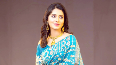 নতুন পরিচয়ে আসছেন তাসনিয়া ফারিণ
