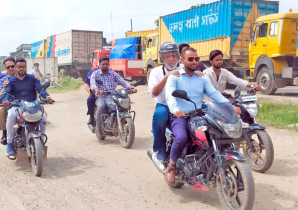 উপদেষ্টার বহরে, উপদেষ্টা ছাড়া নেই কারো হেলমেট!