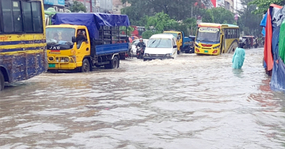 রাজধানীতে টানা বর্ষণ, জলাবদ্ধতায় জনজীবন বিপর্যস্ত