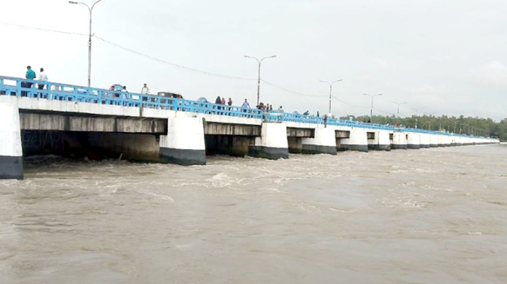 বিপৎসীমার নিচে নেমেছে তিস্তার পানি, বাড়ছে ভাঙন আতঙ্ক
