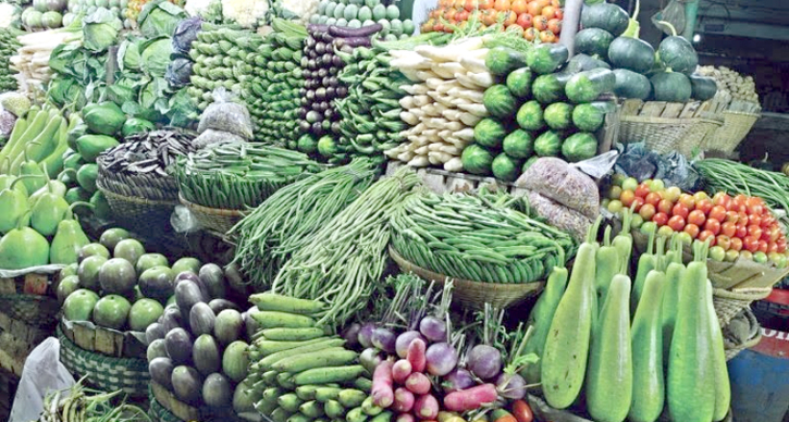 রাজধানীর বাজারে শীতকালীন সবজির সরবরাহ বেড়েছে, দাম এখনও চড়া রাজধানীর বাজারে শীতকালীন সবজির সরবরাহ বেড়েছে, দাম এখনও চড়া
