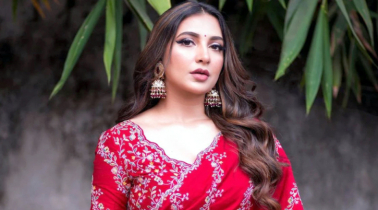 প্রেমিকার খোলস ছেড়ে প্রথমবার ভিন্ন চরিত্রে শুভশ্রী!
