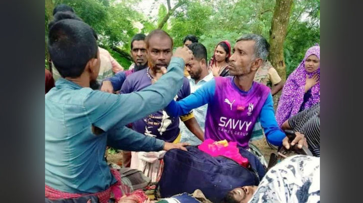 পাবনায় ট্রাকের সঙ্গে মোটরসাইকেলের সংঘর্ষে মা-মেয়ে নিহত পাবনায় ট্রাকের সঙ্গে মোটরসাইকেলের সংঘর্ষে মা-মেয়ে নিহত