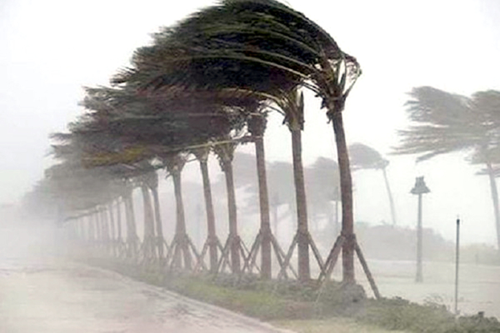 দুপুরের মধ্যে সাত অঞ্চলে ঝড়ের আভাস দুপুরের মধ্যে সাত অঞ্চলে ঝড়ের আভাস