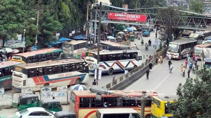 মহাখালীতে পরিবহন শ্রমিকদের অবরোধে তীব্র যানজট মহাখালীতে পরিবহন শ্রমিকদের অবরোধে তীব্র যানজট