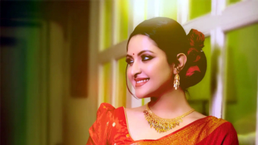 মায়ের শাড়ি দিয়ে বৈশাখের জামা বানাতাম : পরীমণি