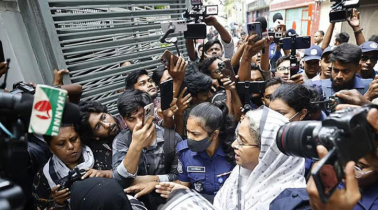 প্যারোলে মুক্তি পেয়ে ঢাকার বাস ভবনে দীপু মনি প্যারোলে মুক্তি পেয়ে ঢাকার বাস ভবনে দীপু মনি