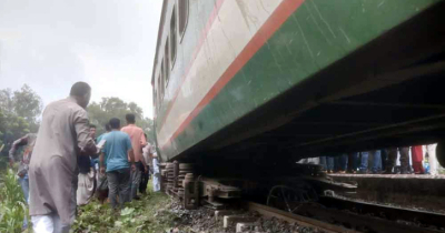 সিরাজগঞ্জে ট্রেনের বগি লাইনচ্যুত, ঢাকার সঙ্গে উত্তরবঙ্গের রেল যোগাযোগ বন্ধ