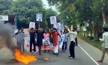 ঢাকা-খুলনা মহাসড়ক অবরোধ করে ছাত্রলীগের বিক্ষোভ