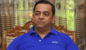 দুবাইয়ে কারাগার থেকে জামিনে মুক্তি পেয়েছেন বেনজীর দুবাইয়ে কারাগার থেকে জামিনে মুক্তি পেয়েছেন বেনজীর