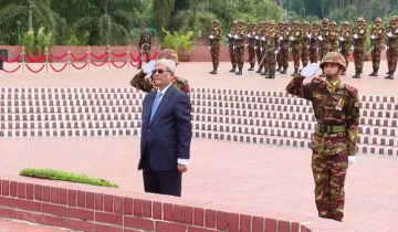 জাতীয় স্মৃতিসৌধে নবনির্বাচিত রাষ্ট্রপতির শ্রদ্ধা