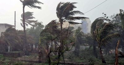 সন্ধ্যার মধ্যে সাত জেলায় ঝড়-বৃষ্টির আভাস, নদীবন্দরে সতর্কসংকেত
