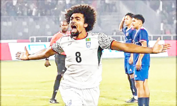 চোটের কারণে মাঠের বাইরে ছিটকে গেলেন হামজা