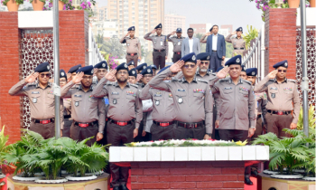 রাজারবাগ পুলিশ স্মৃতিসৌধে নবনিযুক্ত আইজিপির শ্রদ্ধা