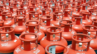 ফের বাড়ল এলপি গ্যাসের দাম ফের বাড়ল এলপি গ্যাসের দাম