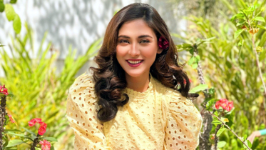 বিমানবন্দরে মদসহ আটক মেহজাবীন চৌধুরী, রহস্যজনক অব্যাহতির অভিযোগ