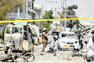 পাকিস্তানে নিরাপত্তা চৌকিতে গাড়িবোমা হামলা, ১১ নিরাপত্তাকর্মী নিহ