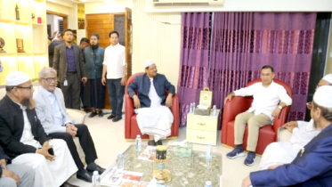 চরমোনাই পীরের বাসায় তারেক রহমান