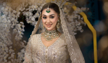 রাজকীয় লুকে আবারো ভাসালেন অপু বিশ্বাস