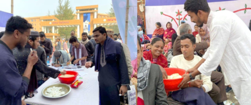 শহীদ হাদির স্মরণে রাবি ভর্তি পরিক্ষায় ববি কেন্দ্রে মুড়ি-বাতাসা বিতরণ