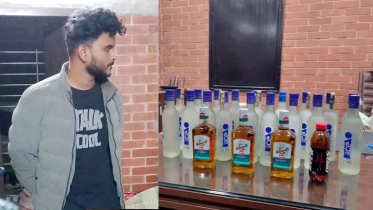 জাবিতে ২০ বোতল বিদেশি মদসহ এক শিক্ষার্থী আটক